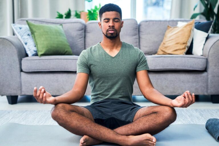 Cómo aprender meditación a través de una formación