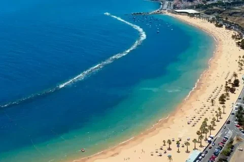 Meditación y mindfulness en la playa de las teresitas
